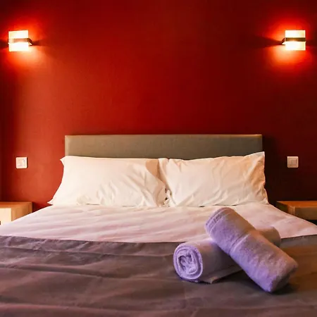 Hotel Du Vieux Pont Mazères