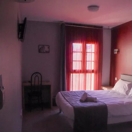 Du Vieux Pont Hotel Mazères