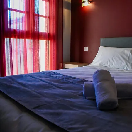 Du Vieux Pont Hotel 2*