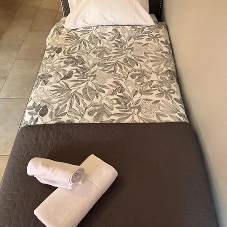 Du Vieux Pont Hotel 2*