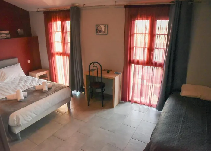 Du Vieux Pont Hotel Mazères